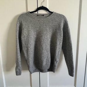 Brandy Melville sweater (grey)